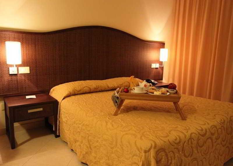 Hotel Costa Azul Балестрате Екстериор снимка