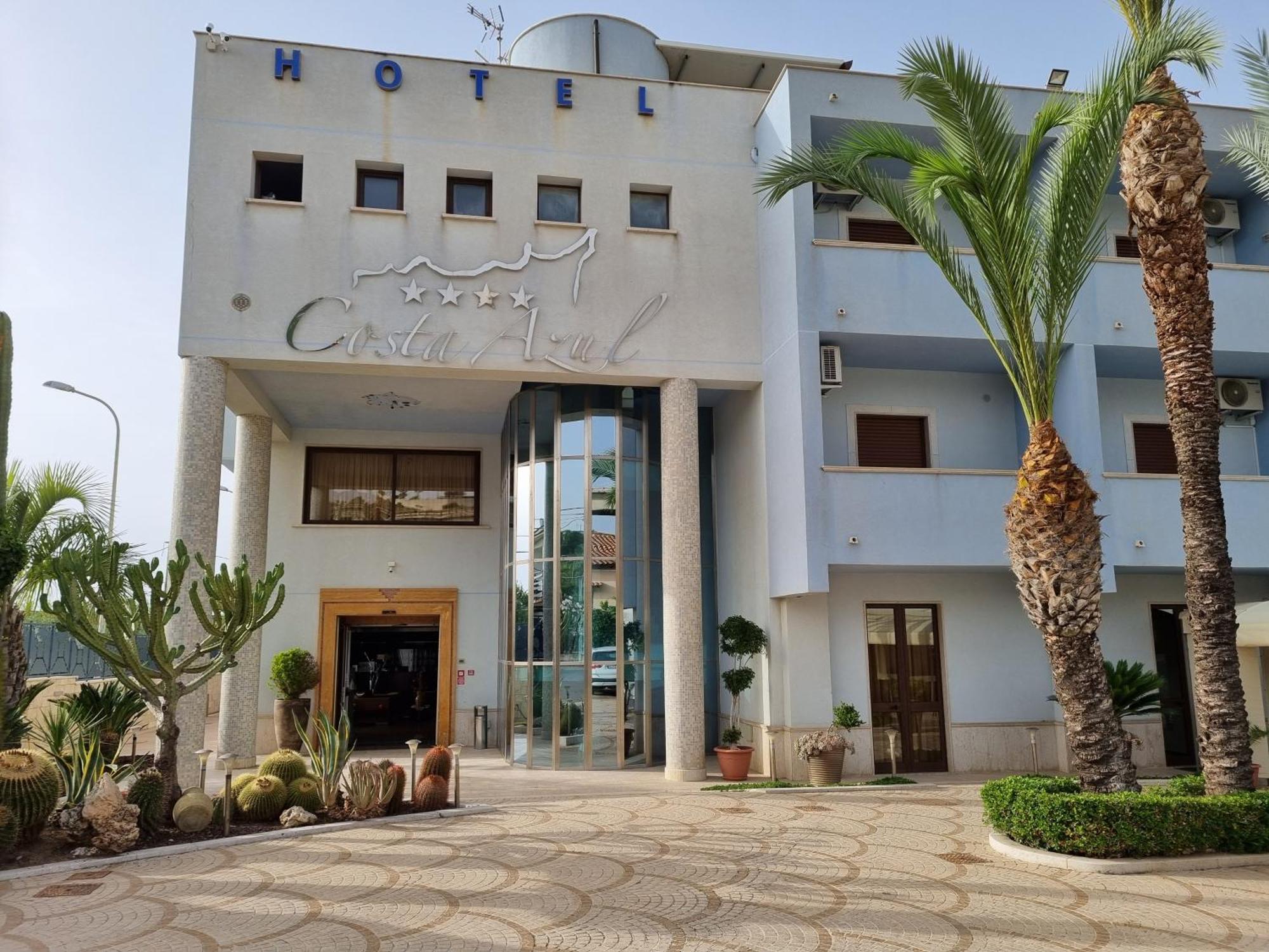 Hotel Costa Azul Балестрате Екстериор снимка