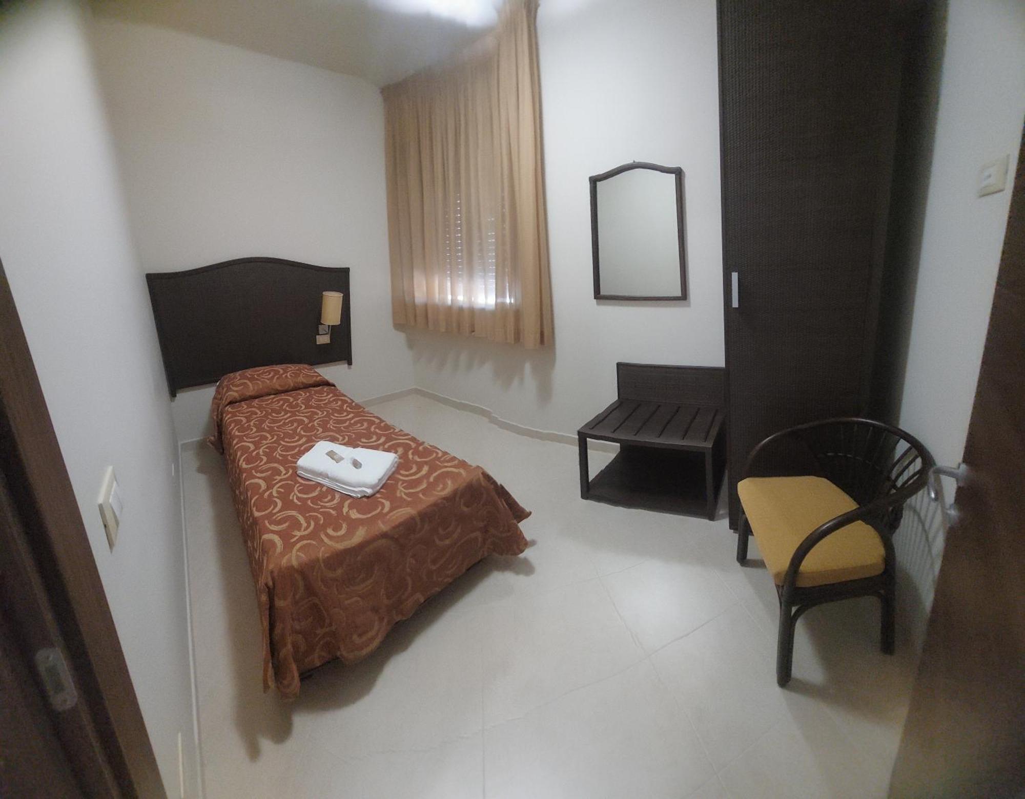 Hotel Costa Azul Балестрате Екстериор снимка