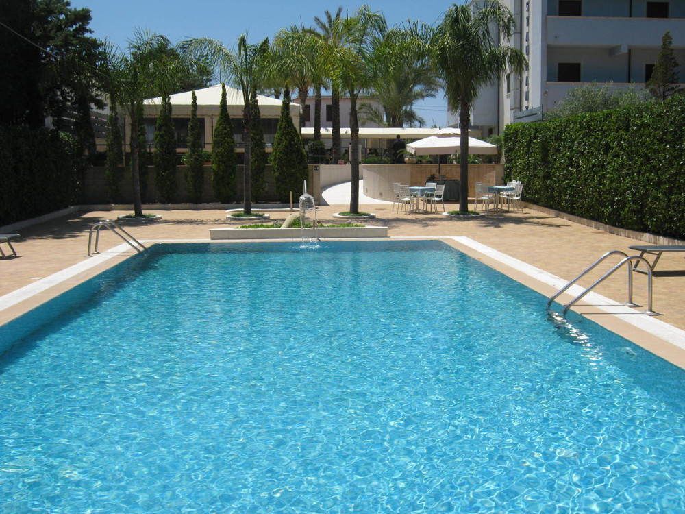 Hotel Costa Azul Балестрате Екстериор снимка