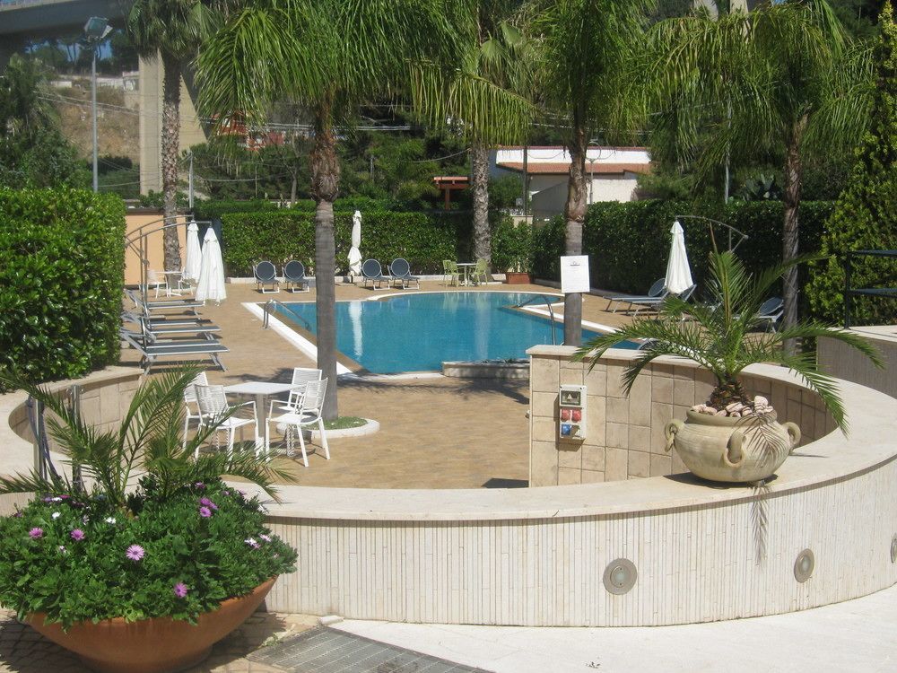 Hotel Costa Azul Балестрате Екстериор снимка