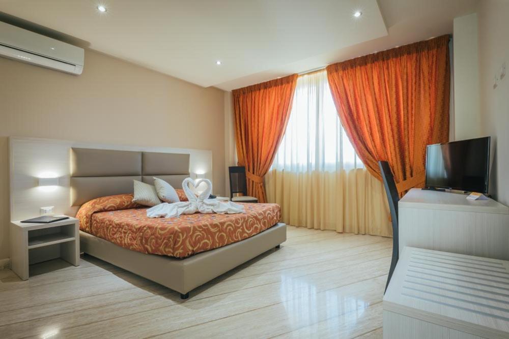 Hotel Costa Azul Балестрате Екстериор снимка