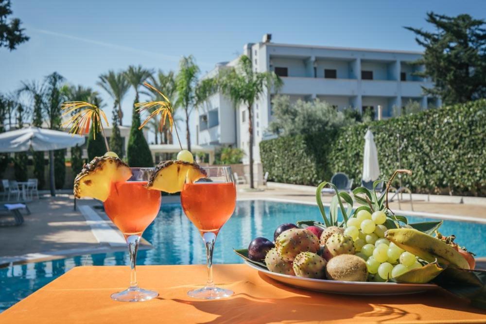 Hotel Costa Azul Балестрате Екстериор снимка