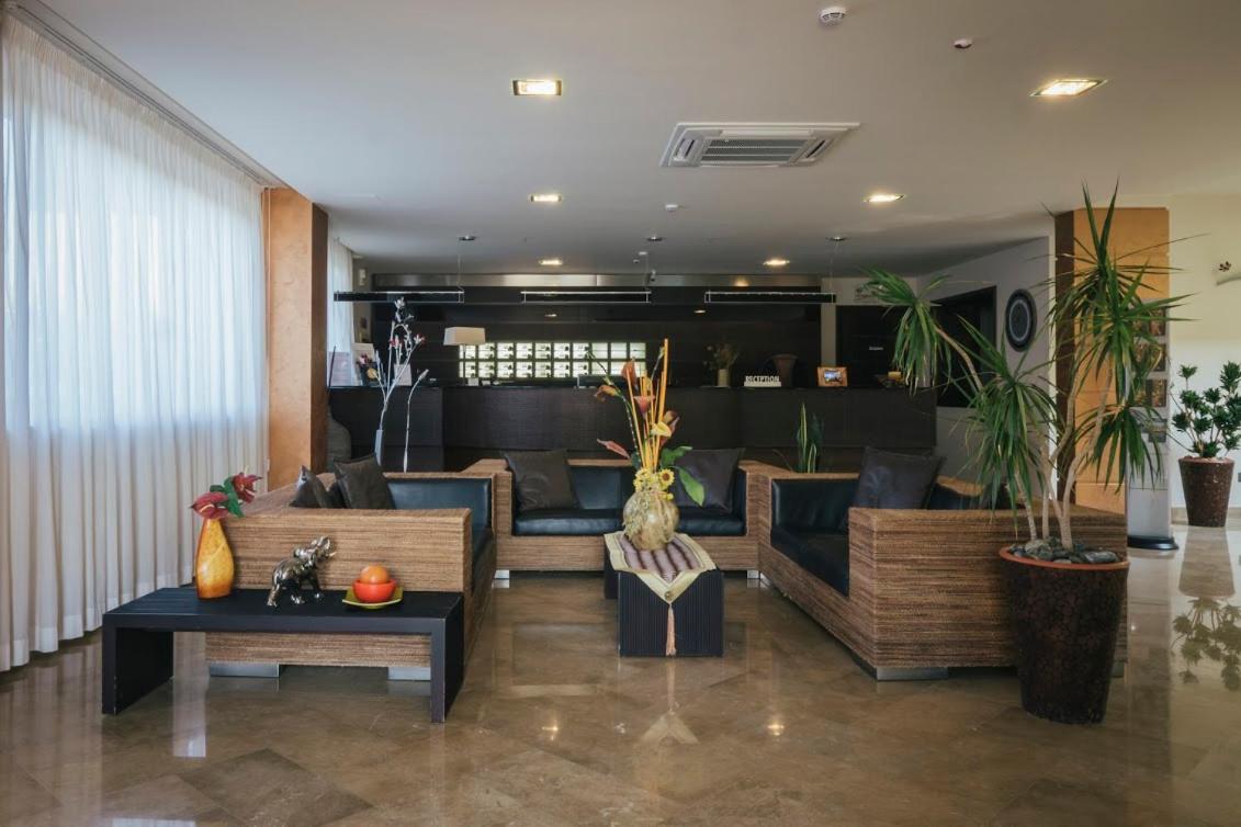 Hotel Costa Azul Балестрате Екстериор снимка