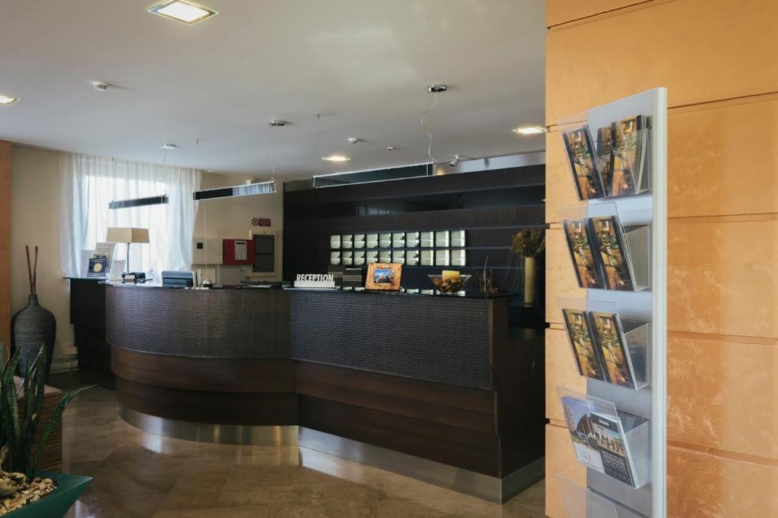 Hotel Costa Azul Балестрате Екстериор снимка