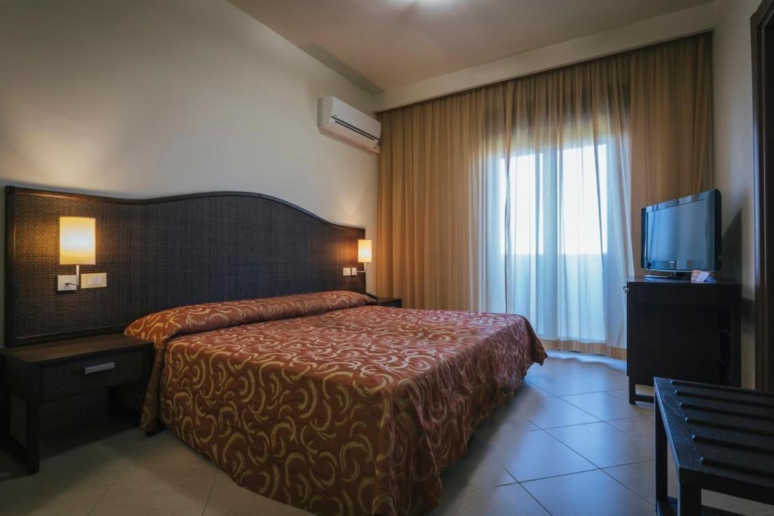 Hotel Costa Azul Балестрате Екстериор снимка